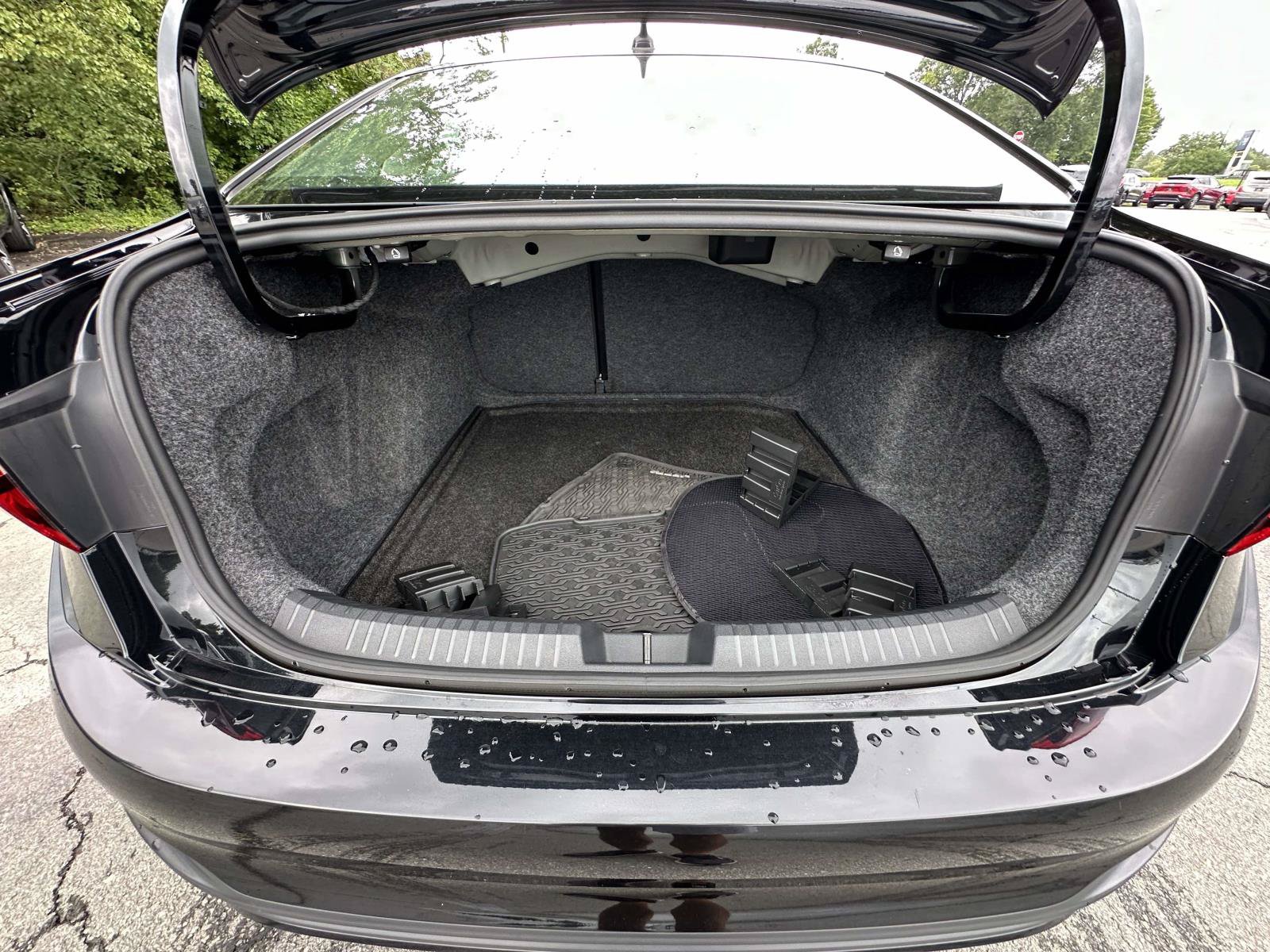 Used 2023 Volkswagen Jetta SE FWD image 33