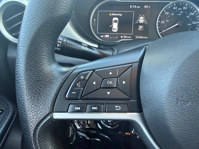 Used 2022 Nissan Versa SV FWD image 16