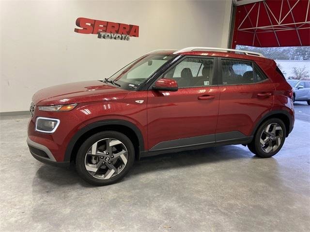 Used 2024 Hyundai Venue Limited image 14