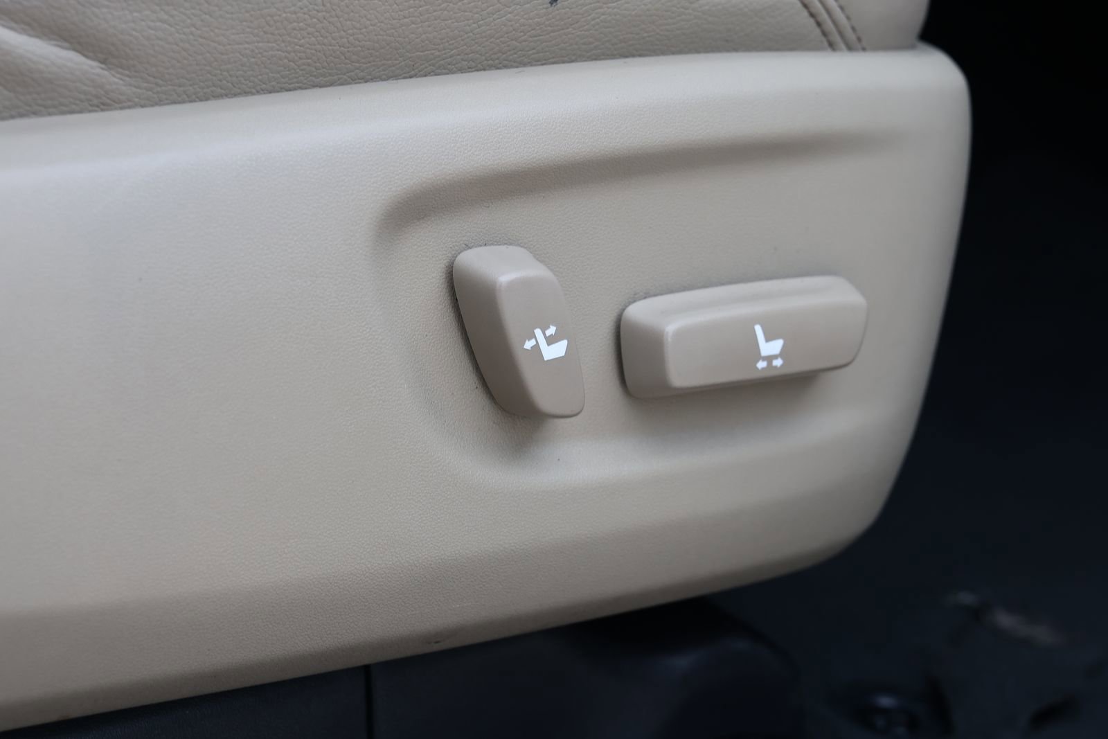 Used 2019 Toyota 4Runner Limited AWD/4WD image 31