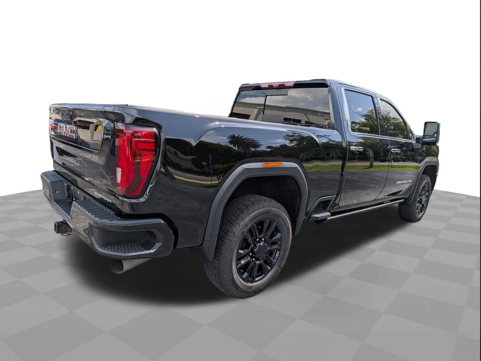 Certified 2021 GMC Sierra 2500 Denali w/ Denali Black Diamond Edition AWD/4WD image 4