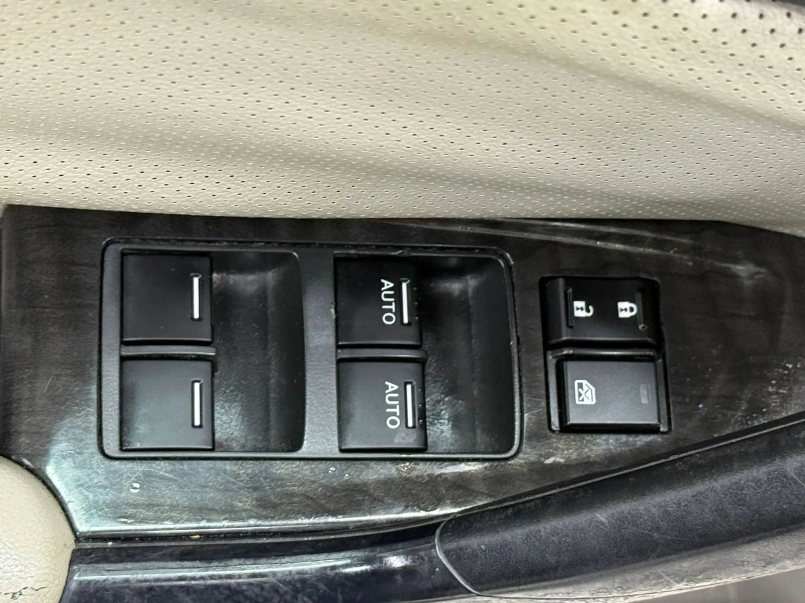 Used 2011 Acura TSX Sedan FWD image 25