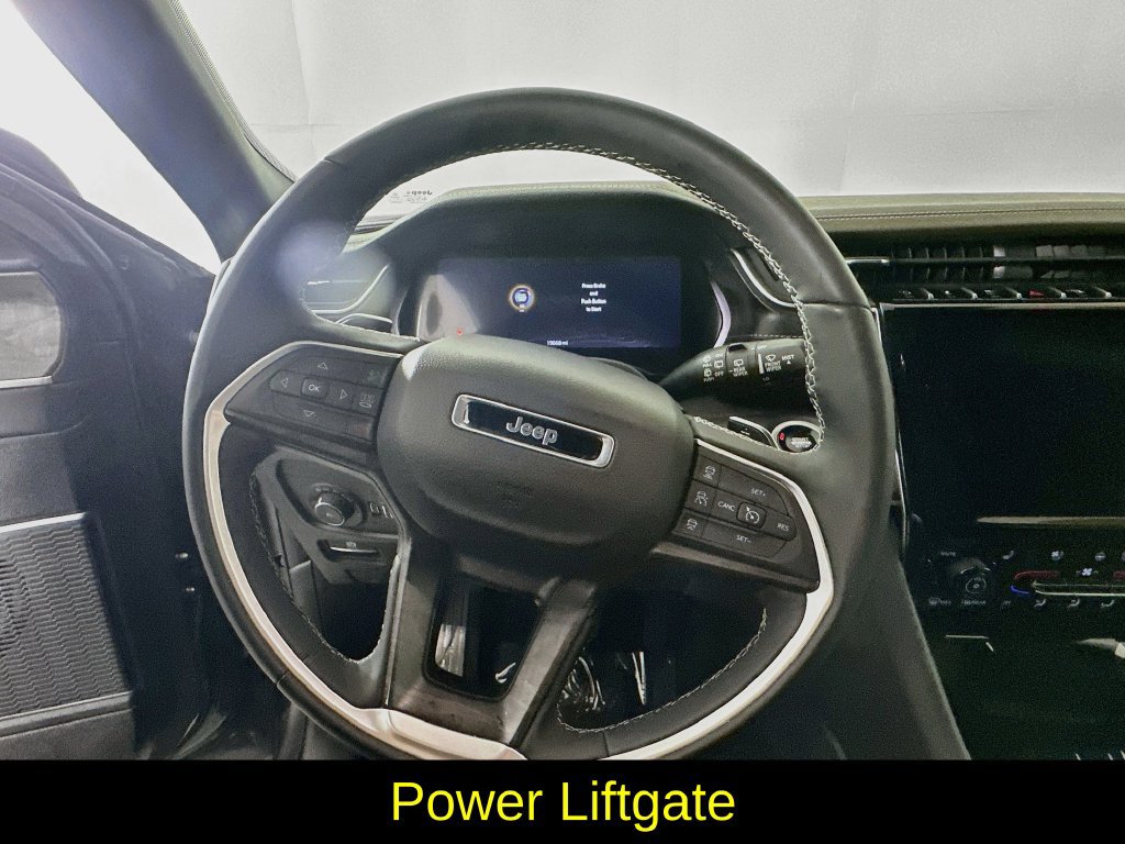 Used 2025 Jeep Grand Cherokee Limited w/ Luxury Tech Group II AWD/4WD image 16