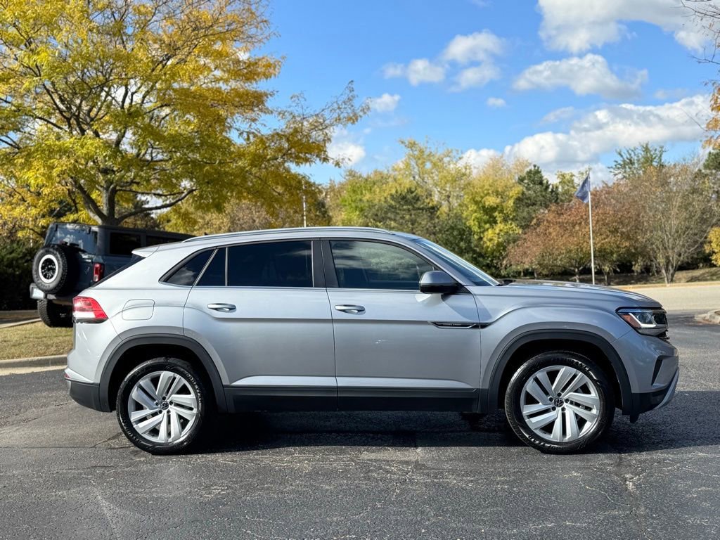 Used 2022 Volkswagen Atlas Cross Sport SE image 5