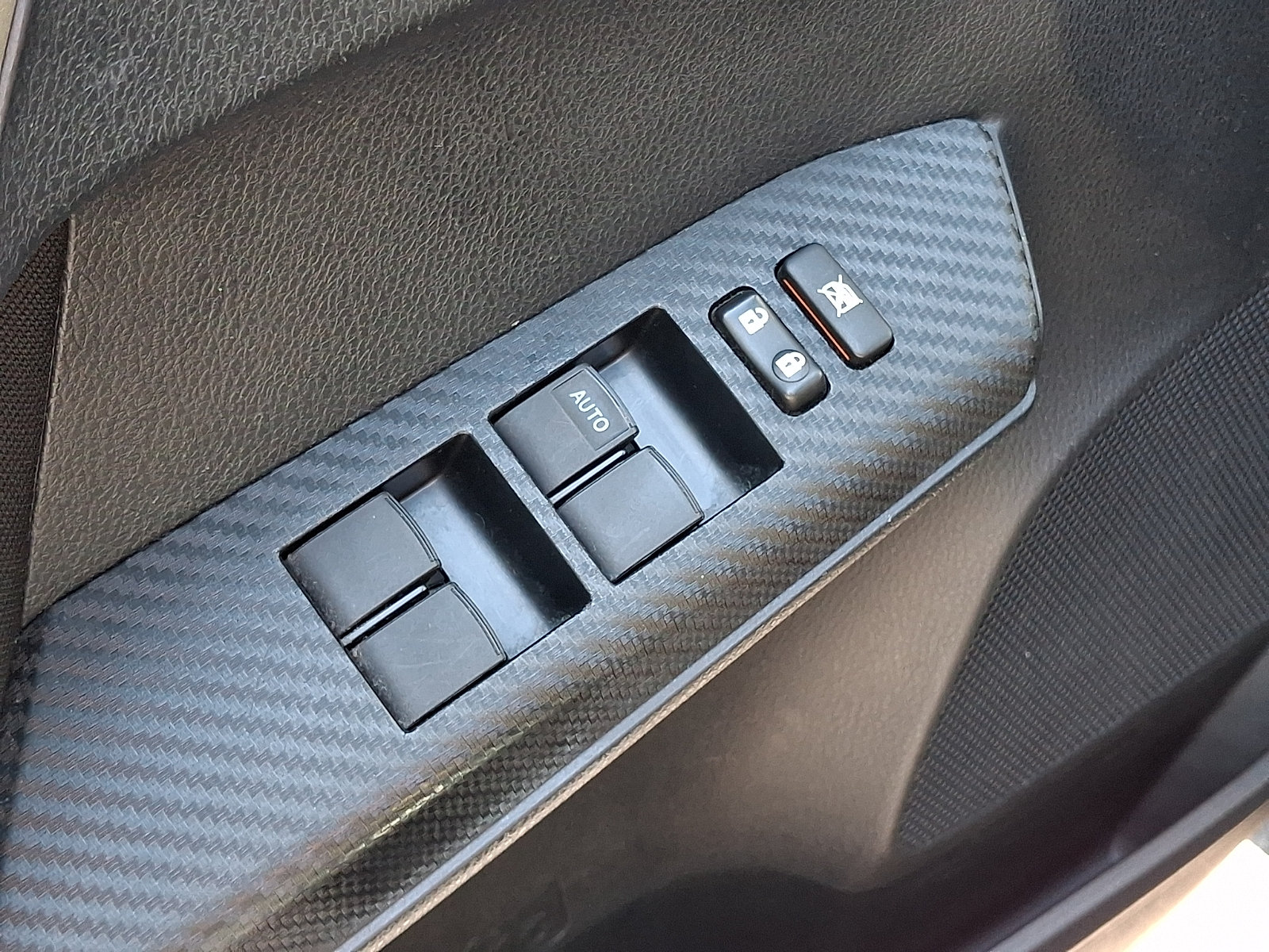 Used 2014 Toyota RAV4 LE FWD image 24