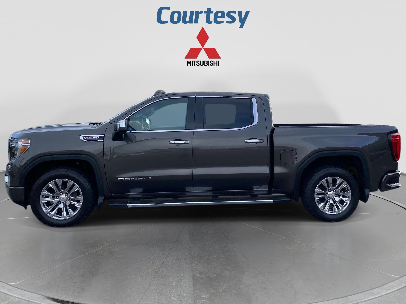 Used 2019 GMC Sierra 1500 Denali w/ LPO, GMC Protection Package AWD/4WD image 2