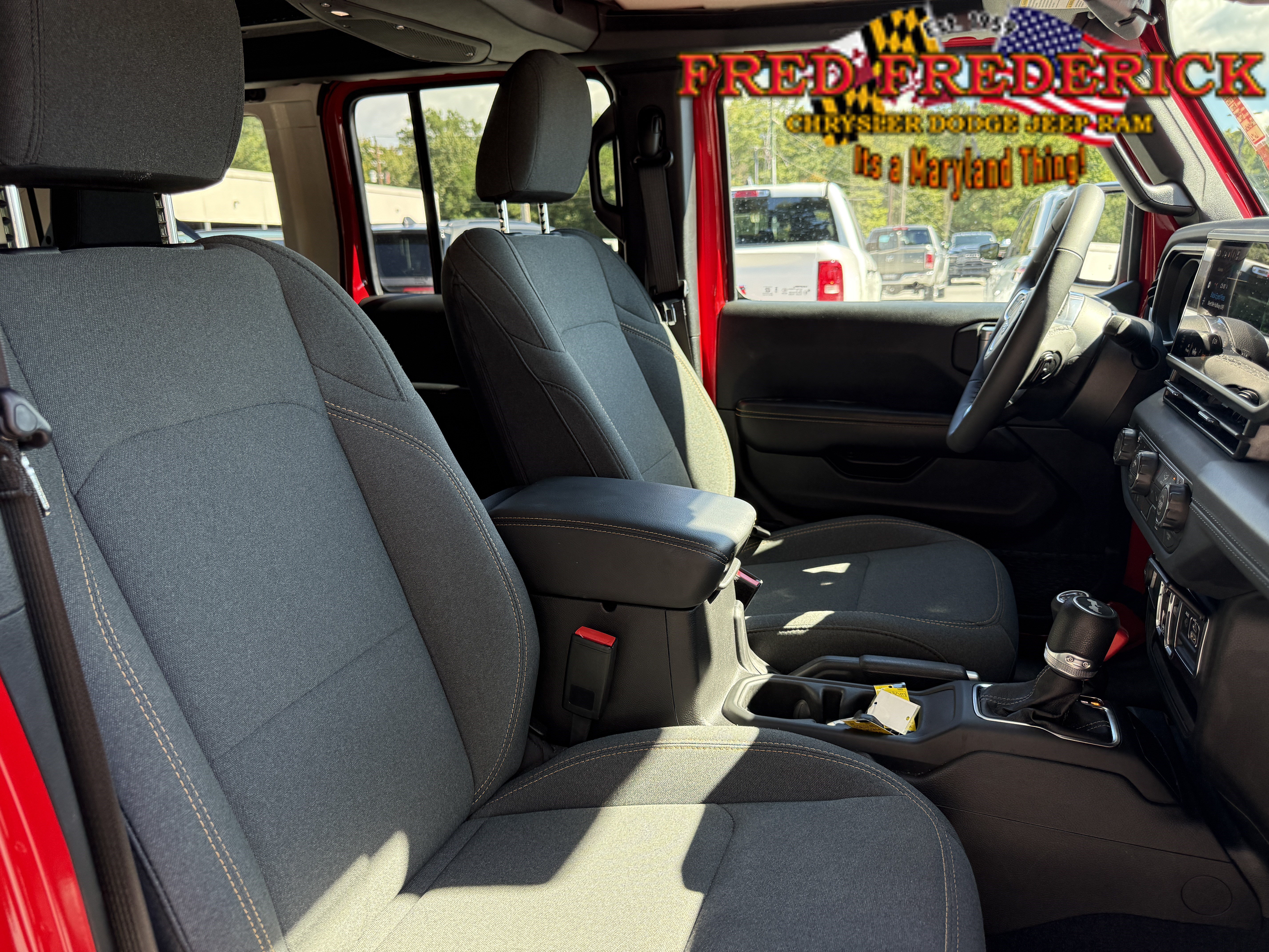 Used 2026 Jeep Wrangler Unlimited Sahara AWD/4WD image 10