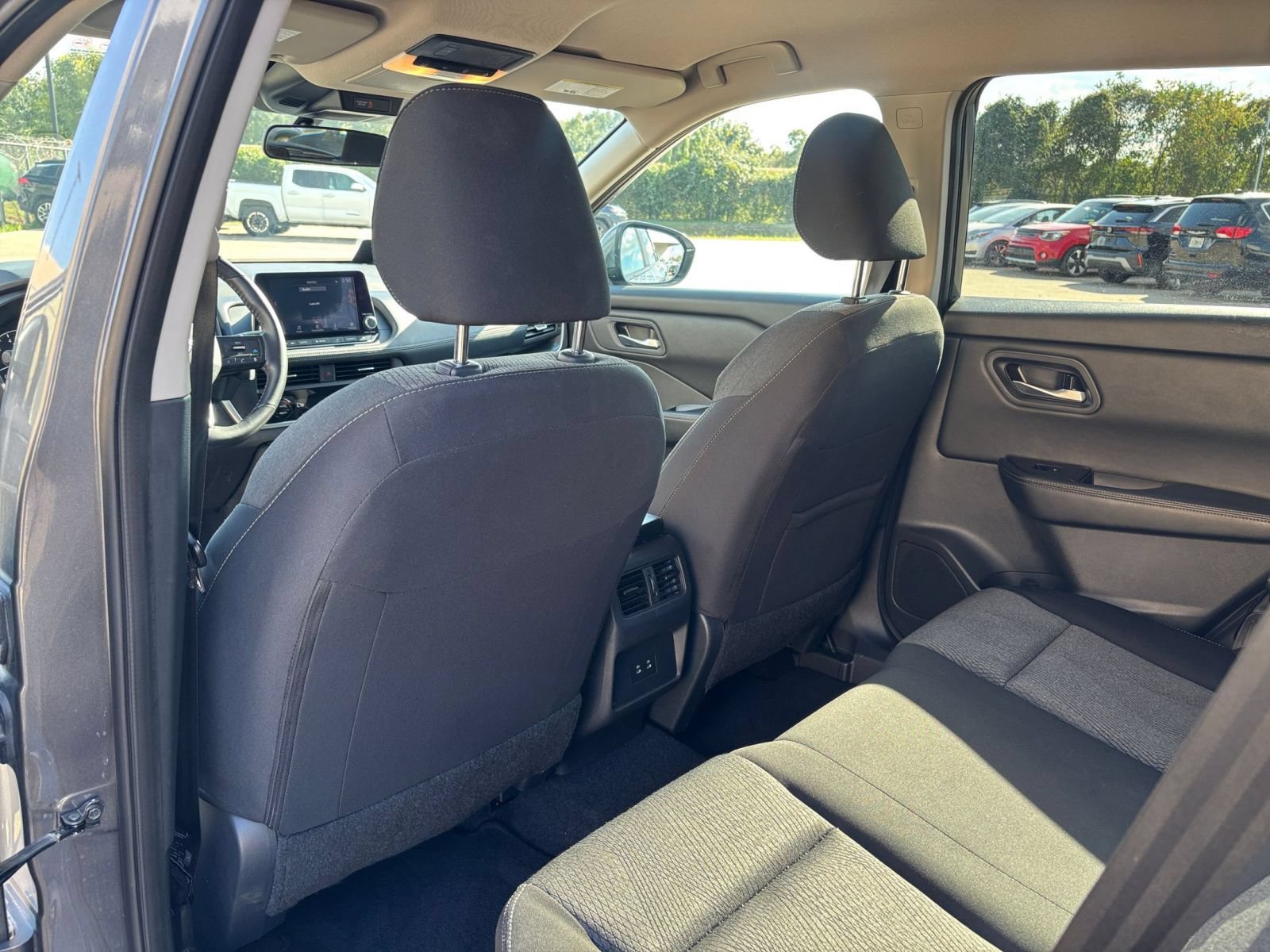 Used 2025 Nissan Rogue SV AWD/4WD image 25