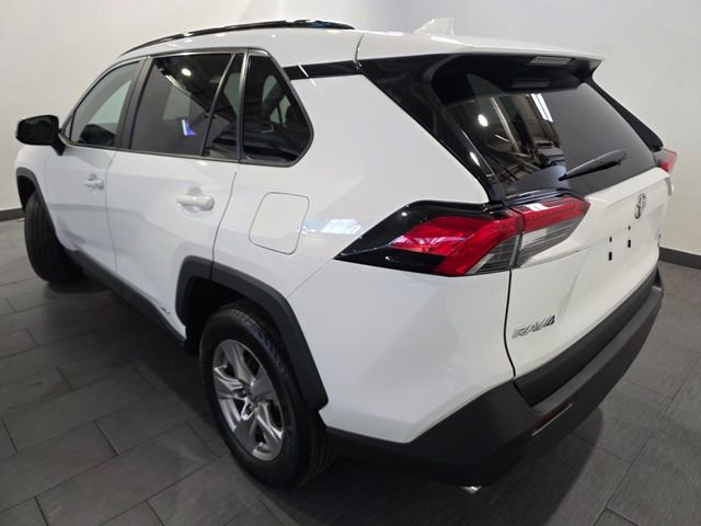 Used 2025 Toyota RAV4 XLE AWD/4WD image 3