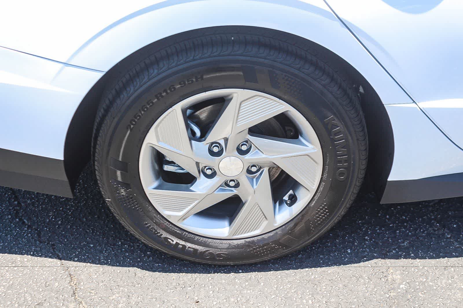 Certified 2025 Hyundai Sonata SE FWD image 11