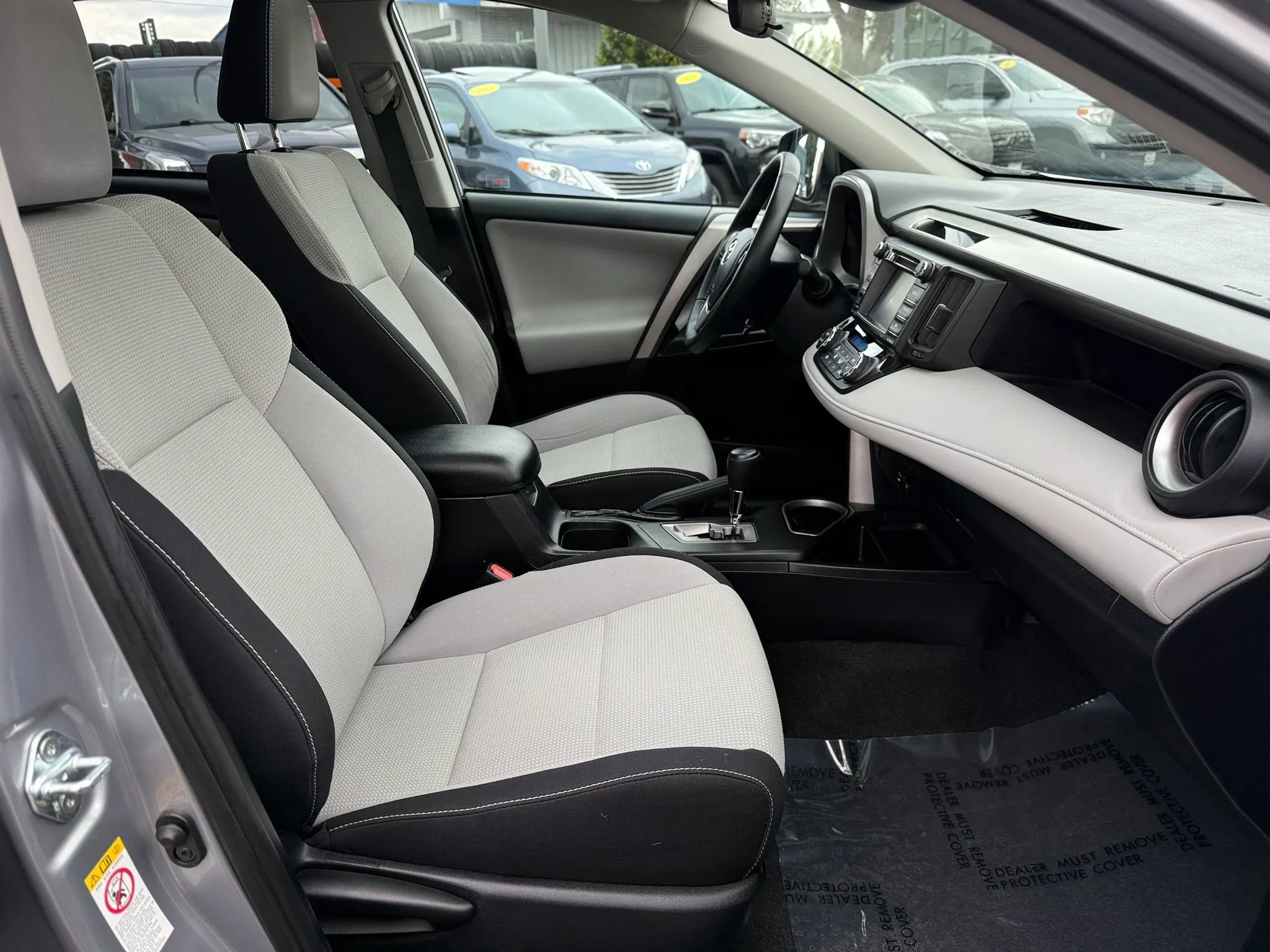 Used 2017 Toyota RAV4 XLE AWD/4WD image 22