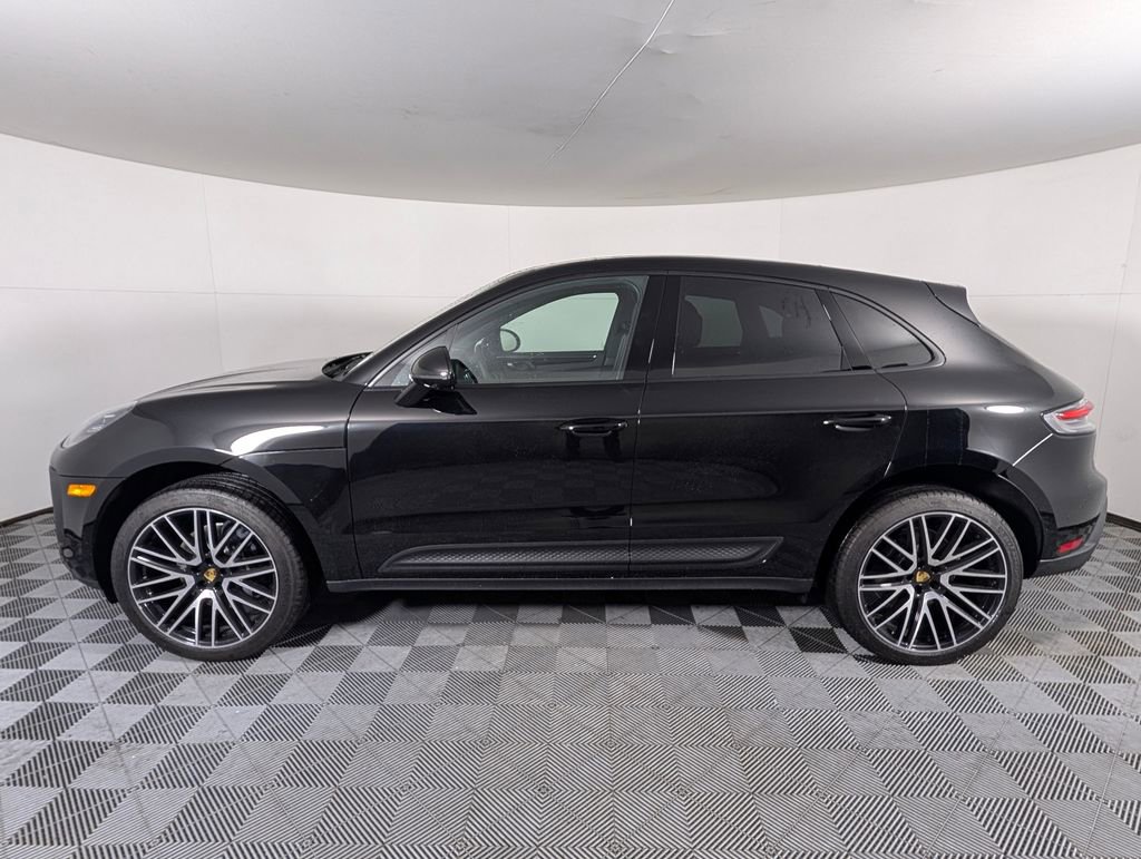 New 2026 Porsche Macan image 2