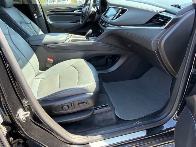 Used 2020 Buick Enclave Essence image 13