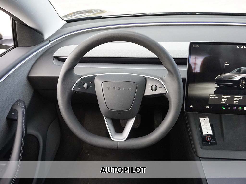 Used 2025 Tesla Model 3 RWD image 3