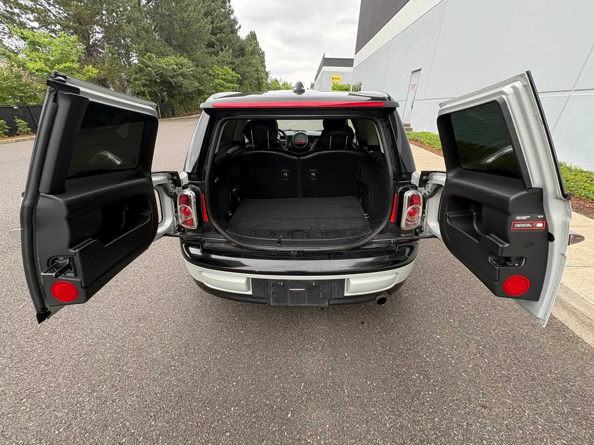 Used 2014 MINI Cooper Clubman FWD image 19