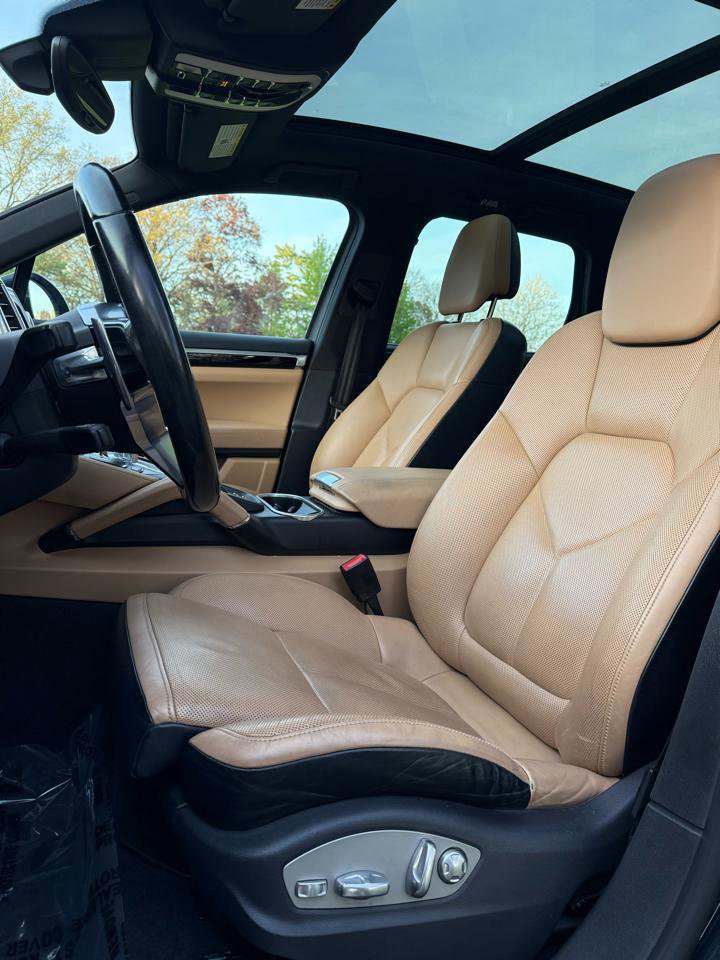 Used 2015 Porsche Cayenne Diesel AWD/4WD image 14