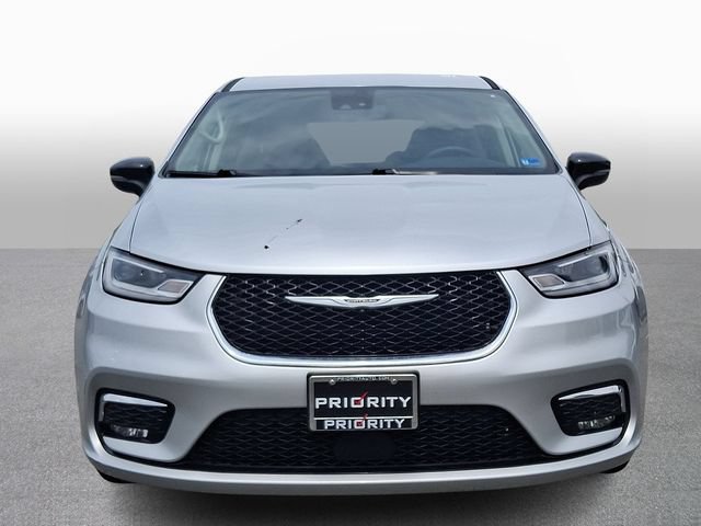 Used 2024 Chrysler Pacifica Touring-L FWD video 2