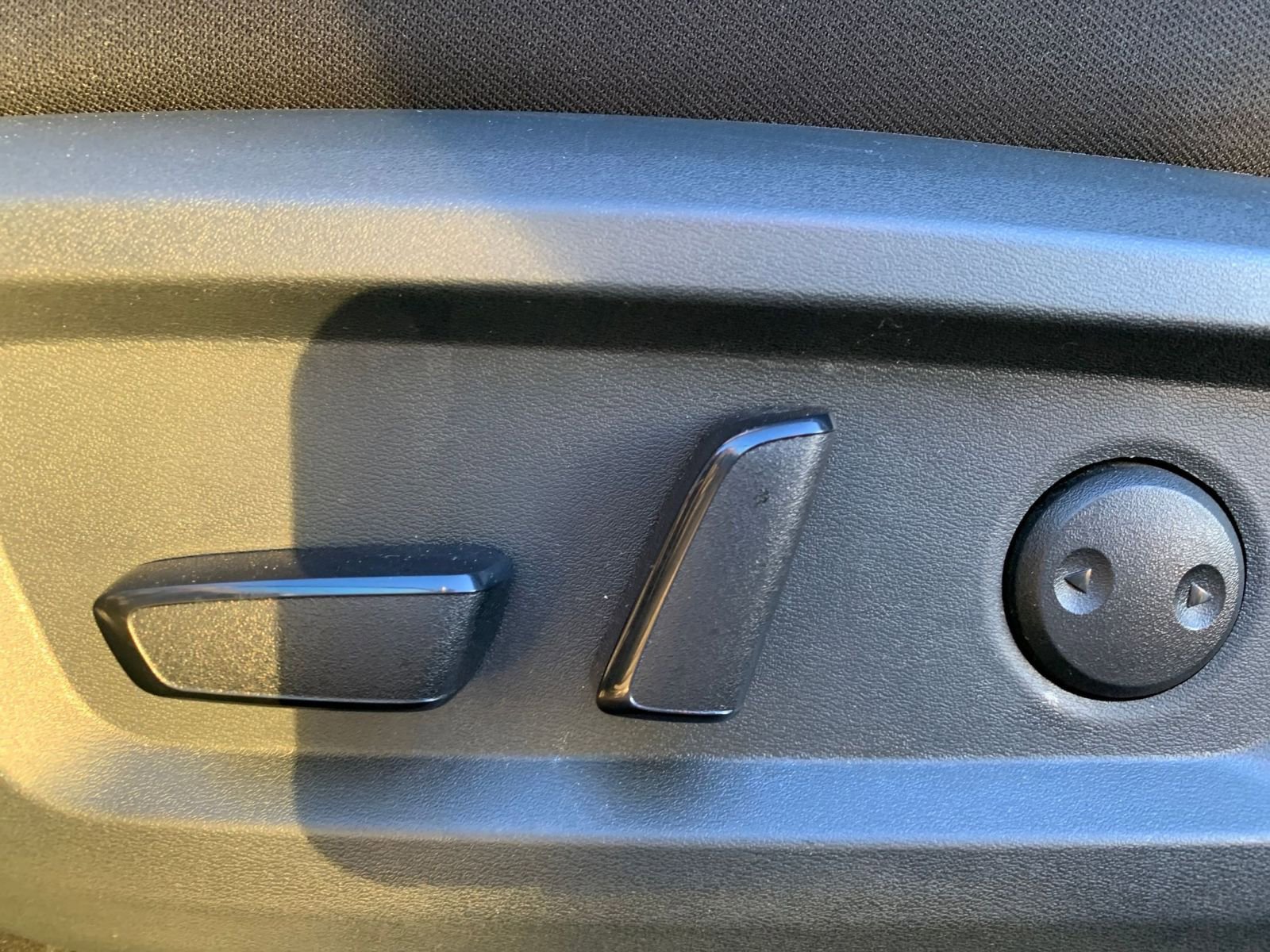 Used 2023 Nissan Rogue SV image 23