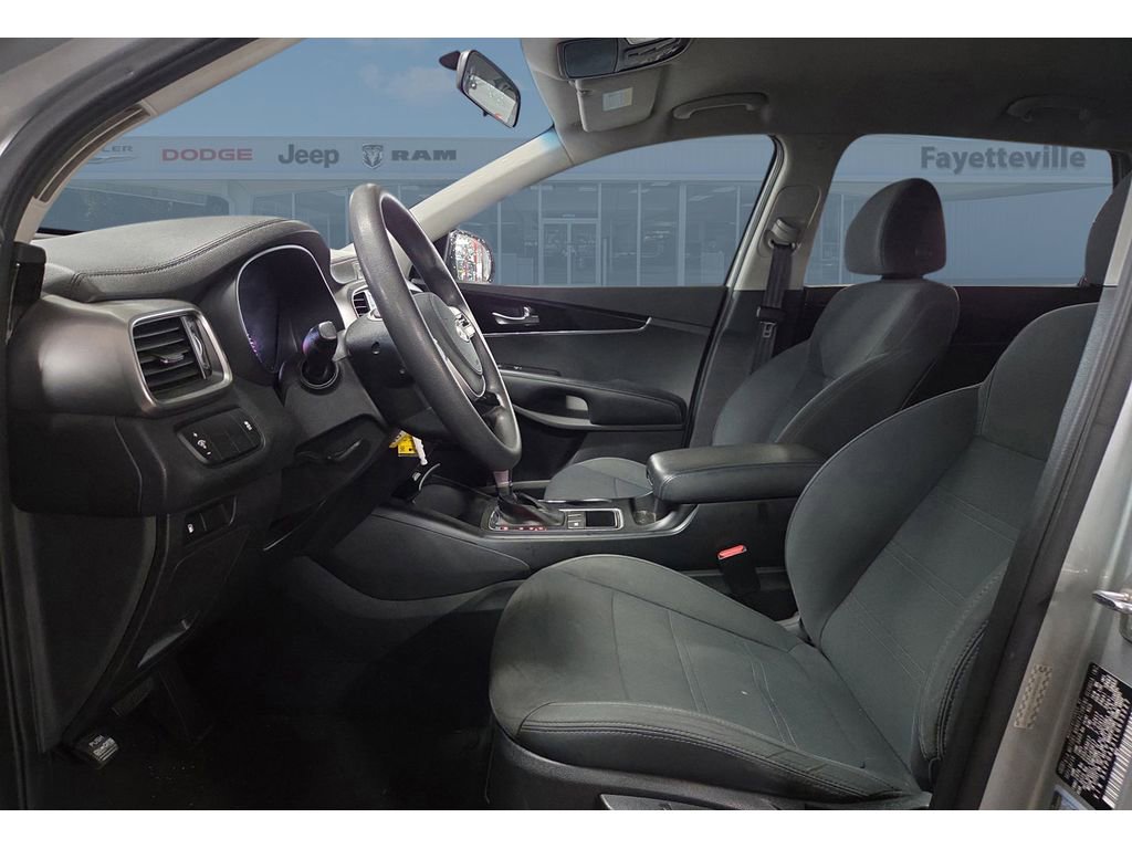 Used 2020 Kia Sorento L image 11