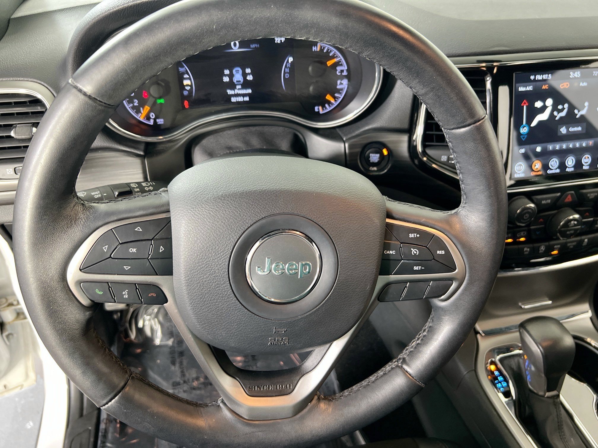 Used 2022 Jeep Grand Cherokee Laredo X AWD/4WD image 11