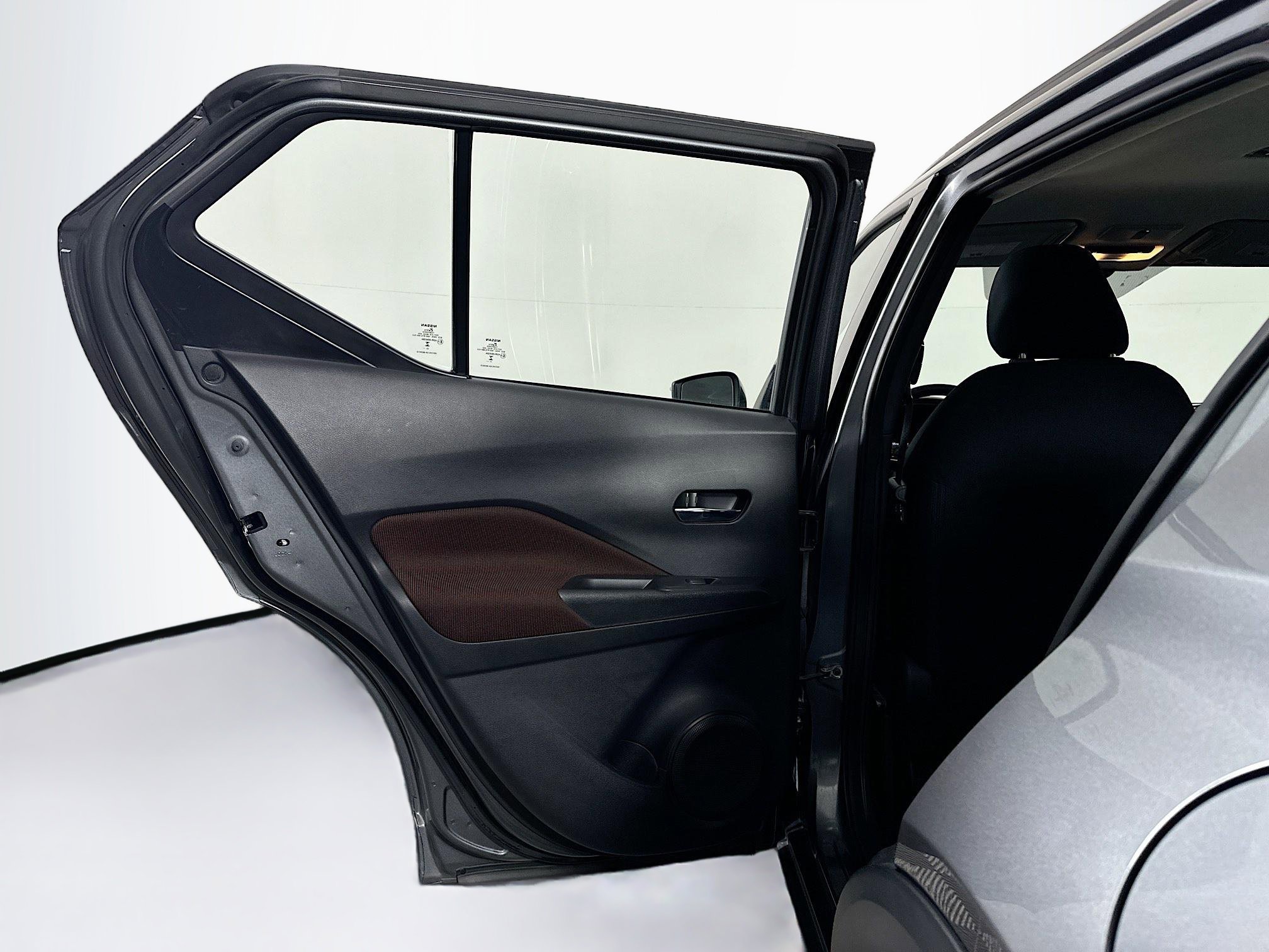 Used 2024 Nissan Kicks SR image 24