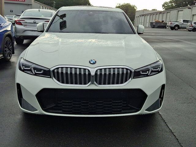 Used 2024 BMW 330i Sedan w/ M Sport Package RWD image 2