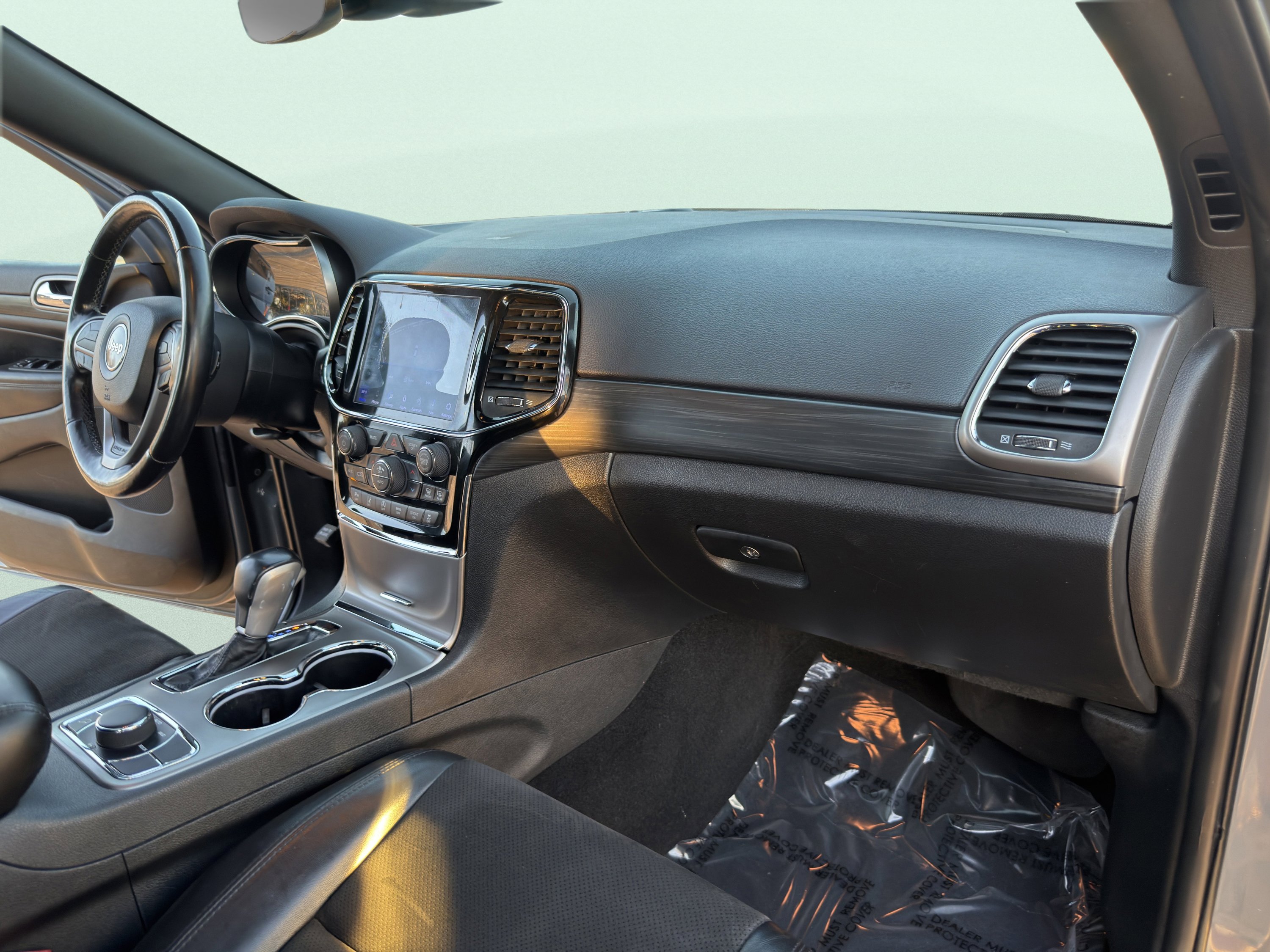 Used 2020 Jeep Grand Cherokee Altitude image 33