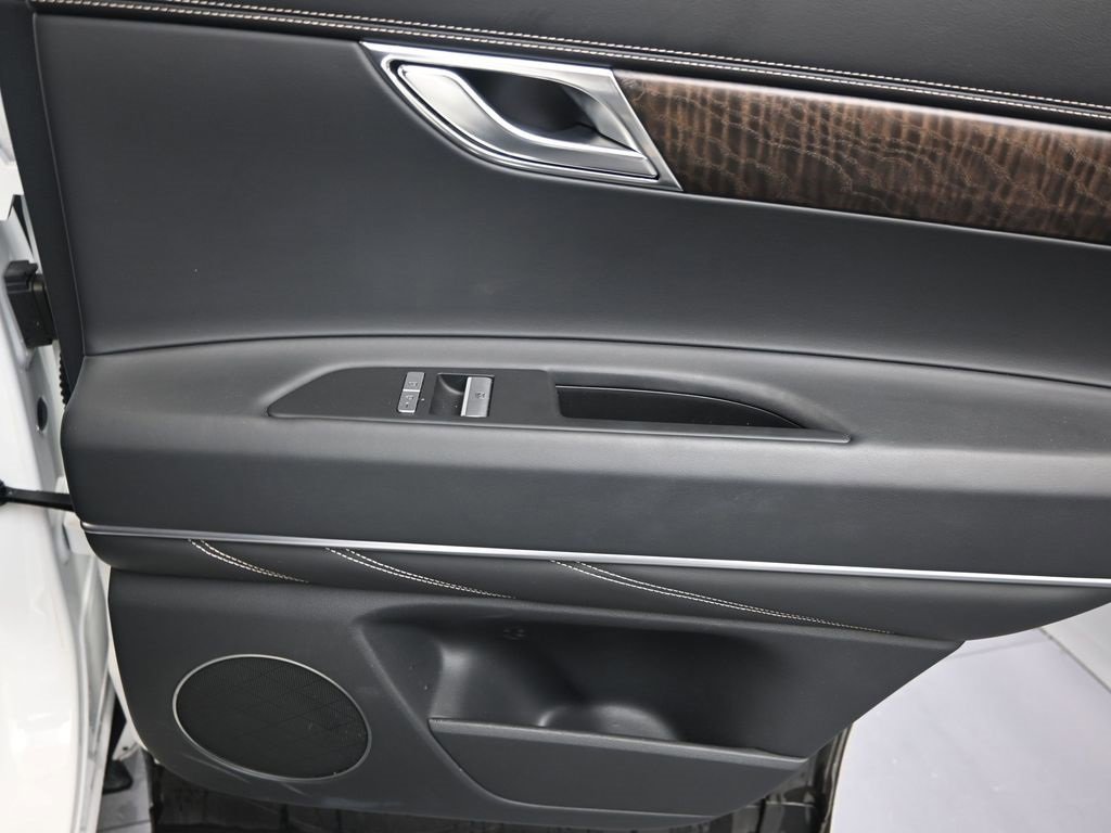 Used 2024 Genesis GV80 3.5T image 15