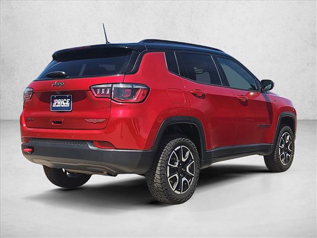 Used 2025 Jeep Compass Trailhawk AWD/4WD image 5