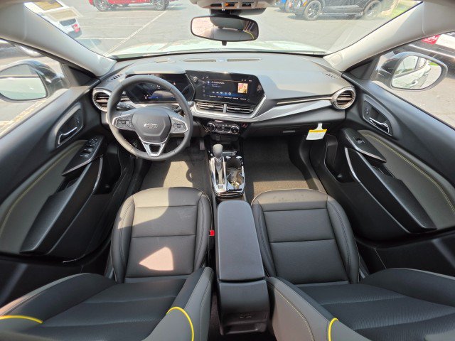 New 2026 Chevrolet Trax ACTIV w/ Sunroof Package FWD image 23