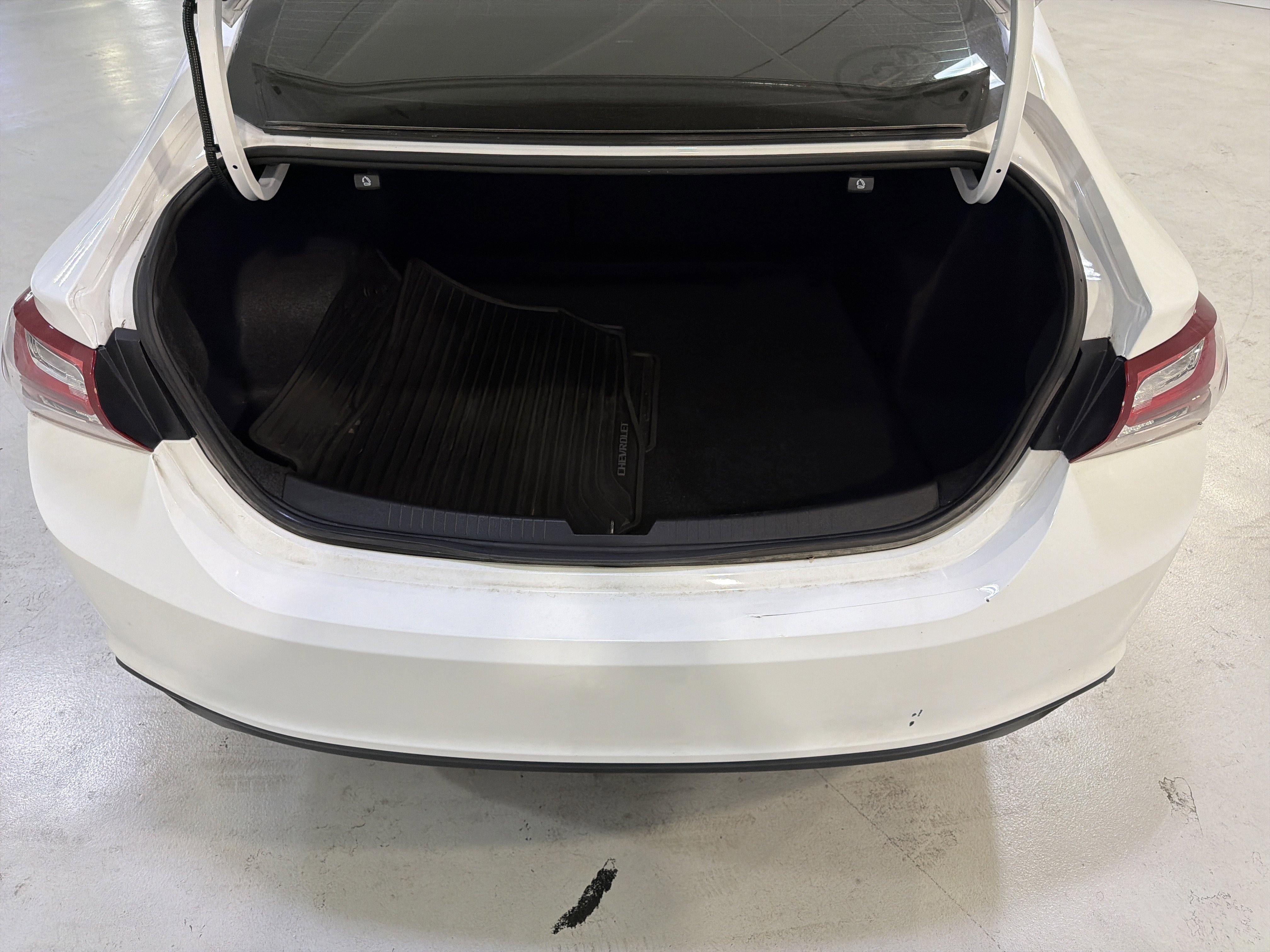 Used 2022 Chevrolet Malibu LT image 19