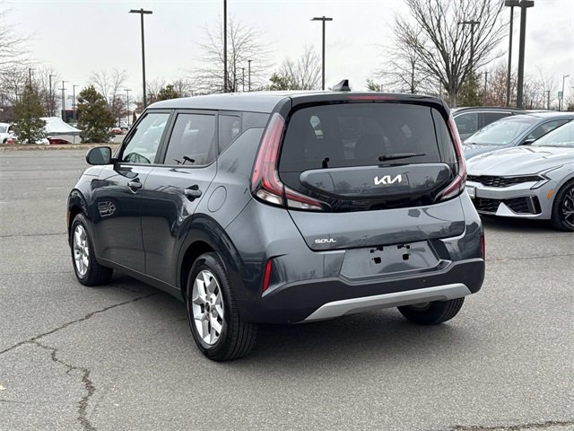 Used 2023 Kia Soul LX w/ LX Technology Package image 4