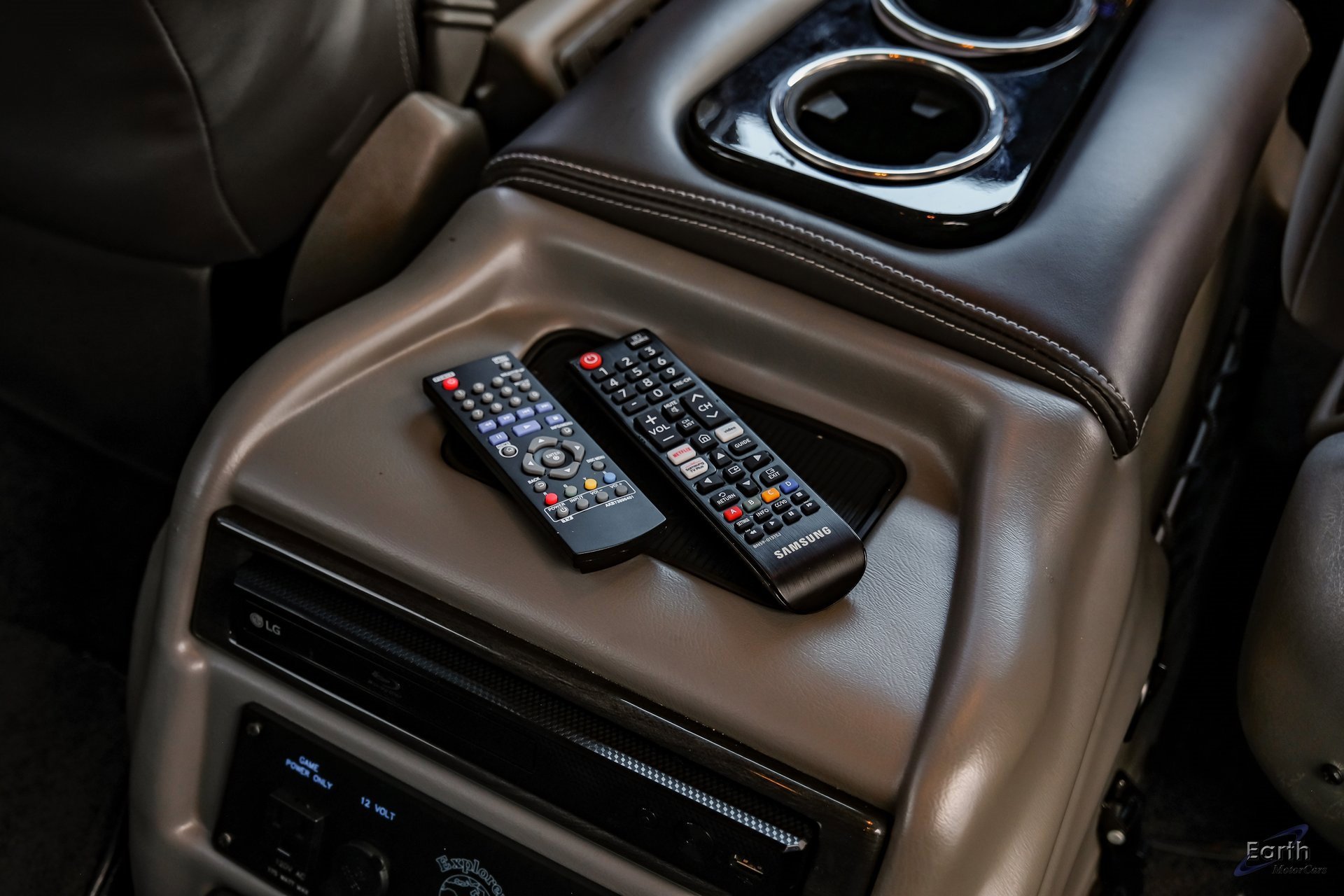 Used 2023 Chevrolet Express 2500 image 77