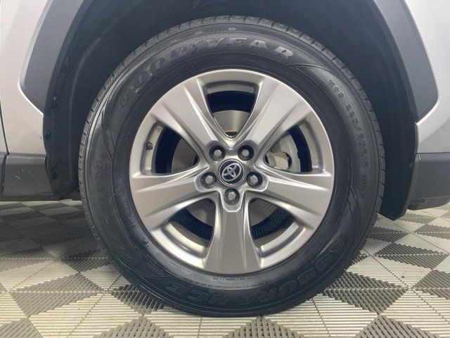 Used 2023 Toyota RAV4 XLE image 9