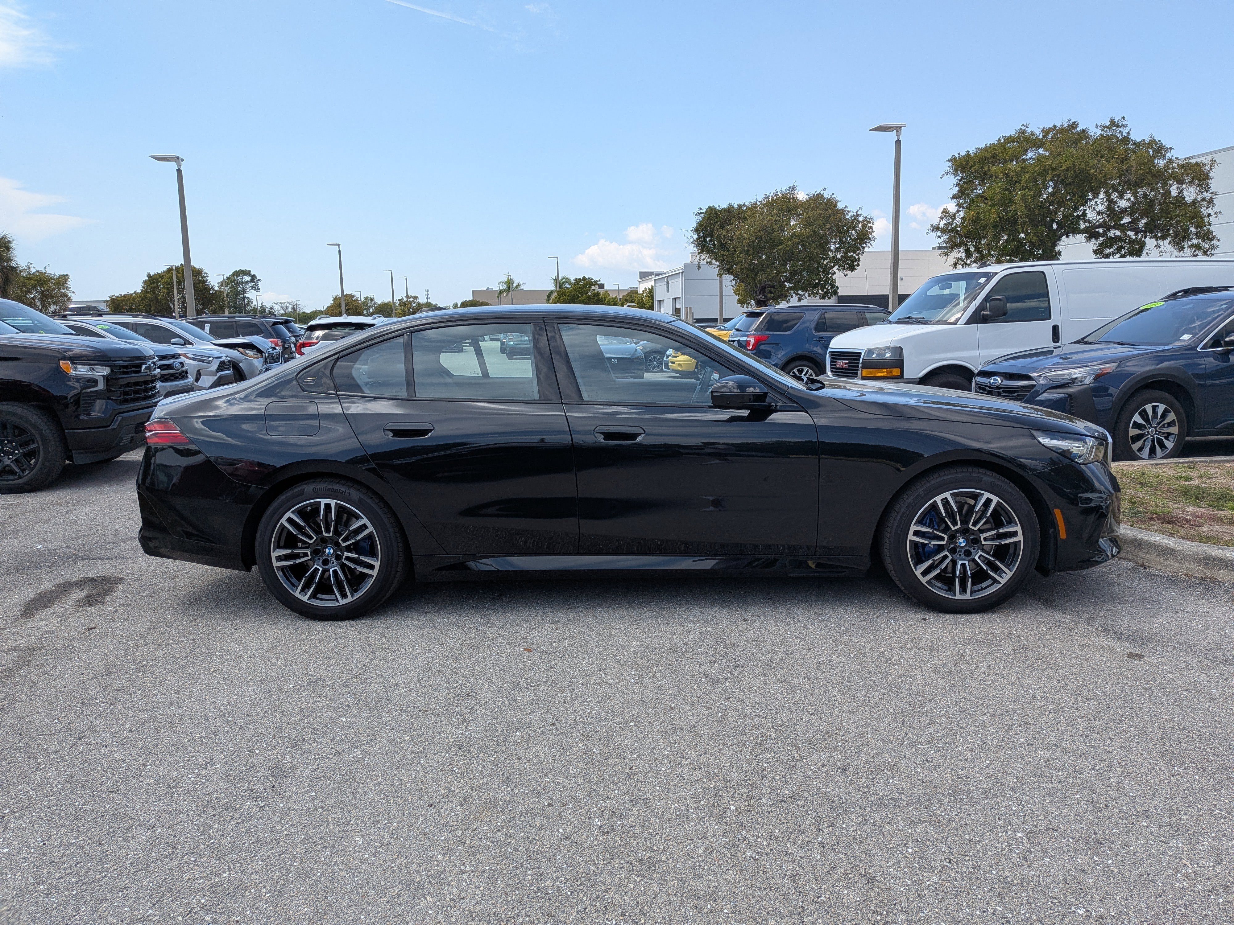 Used 2026 BMW 530i xDrive image 3