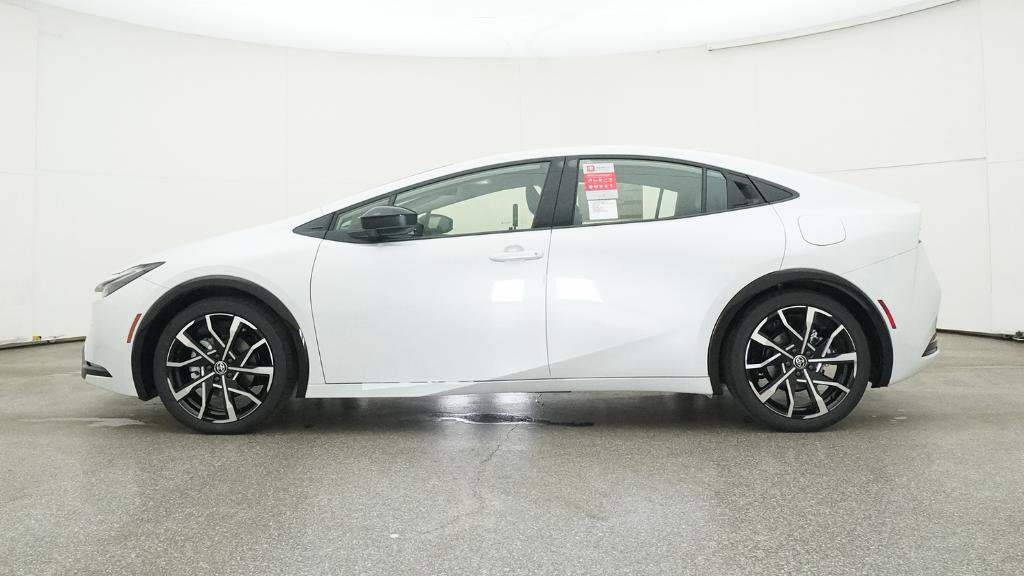 New 2025 Toyota Prius Plug-In Hybrid FWD image 10