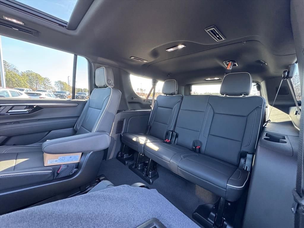New 2026 Chevrolet Suburban Premier image 8