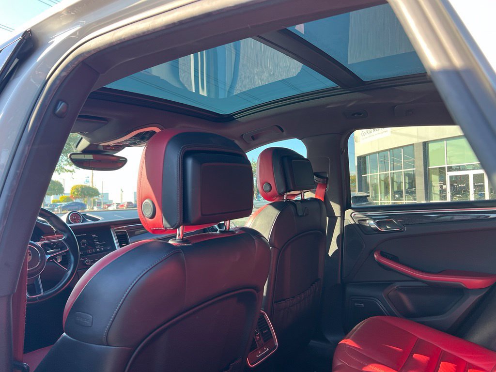 Used 2017 Porsche Macan GTS AWD/4WD image 9