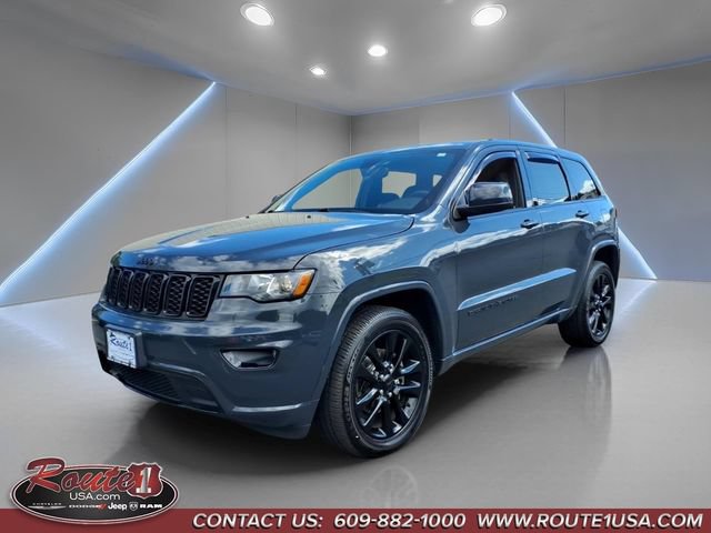 Used 2018 Jeep Grand Cherokee Altitude AWD/4WD image 8