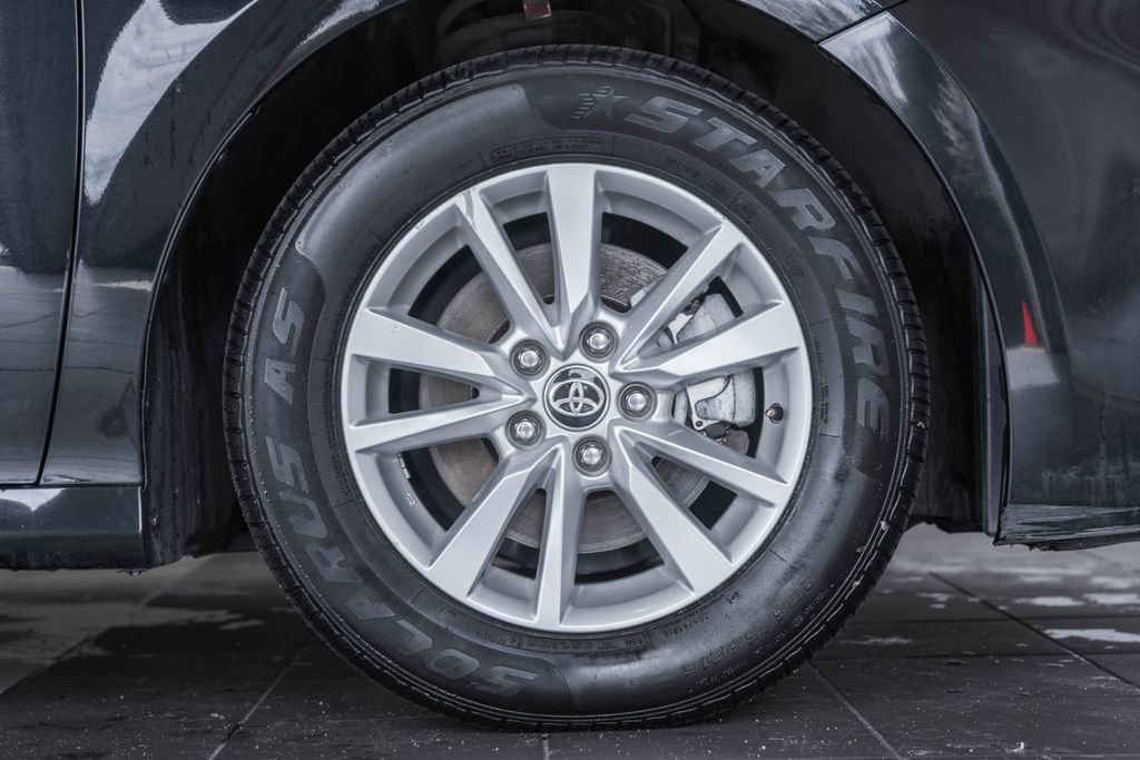 Used 2025 Toyota Camry LE FWD image 14