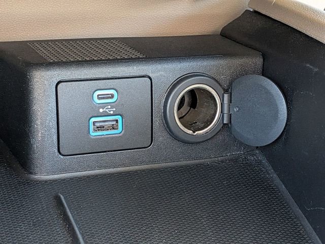 Used 2021 Ford Escape Titanium image 14