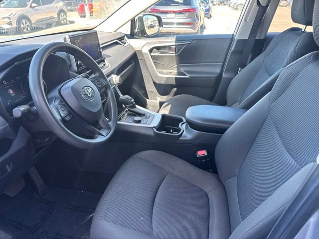 Used 2025 Toyota RAV4 LE AWD/4WD image 9