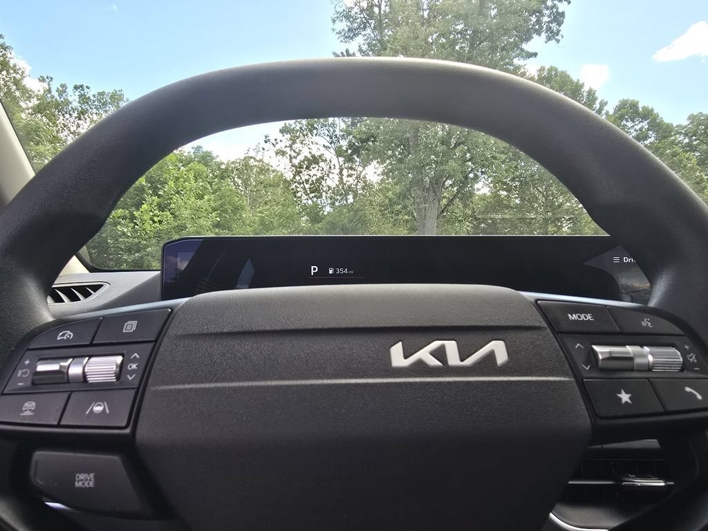 Used 2025 Kia K4 FWD image 26