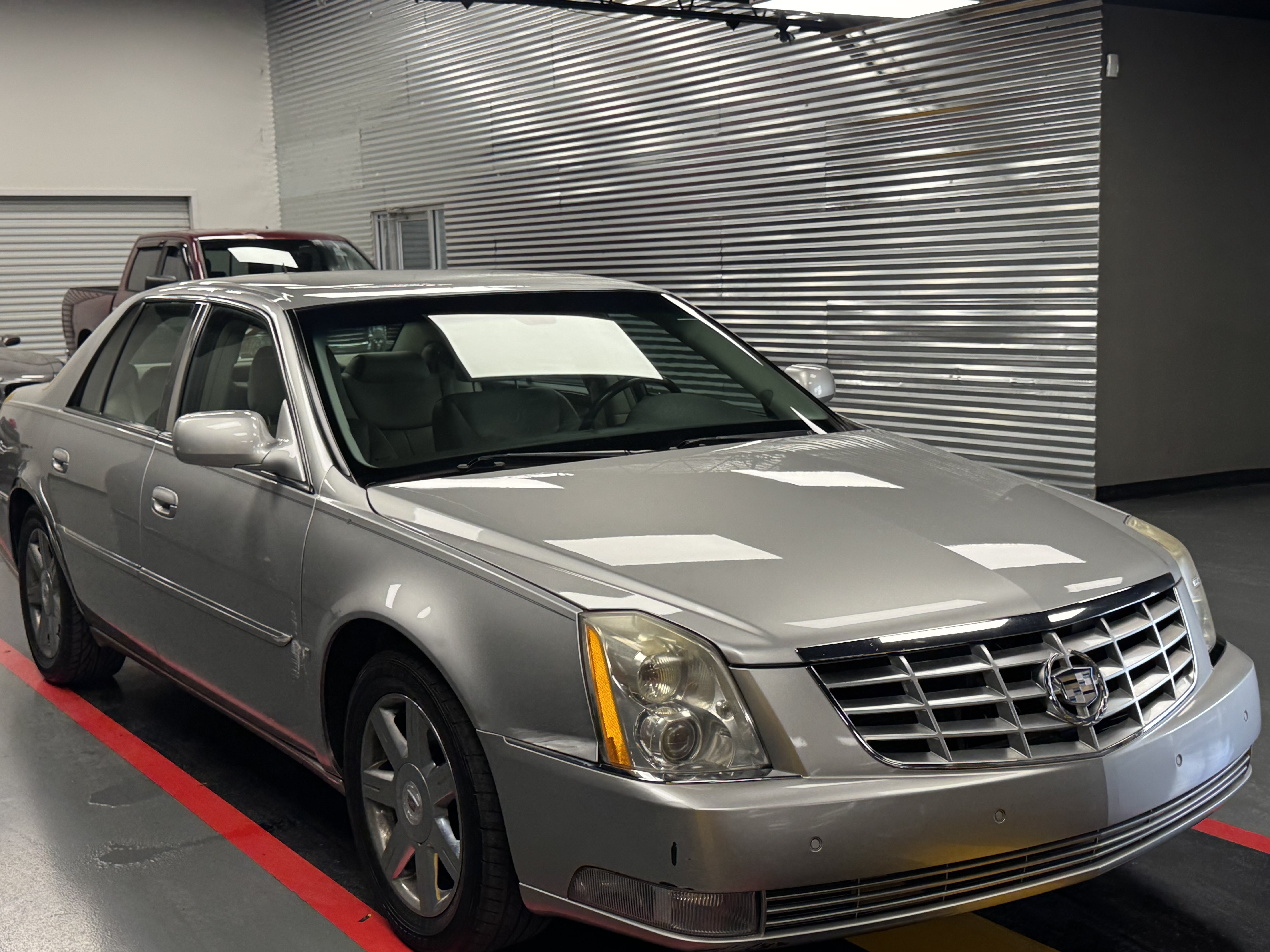 Used 2007 Cadillac DTS Luxury I w/ Trunk Convenience Package FWD image 7