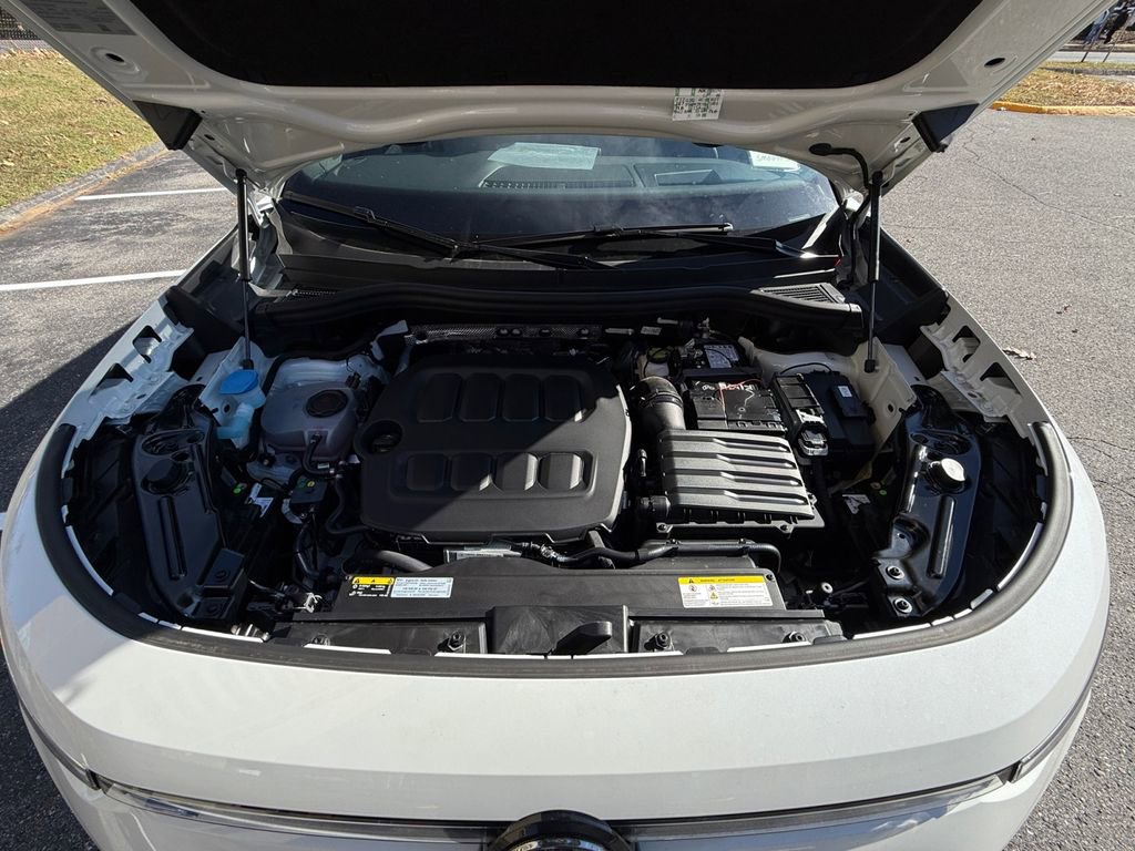 New 2025 Volkswagen Tiguan SE R-Line image 26