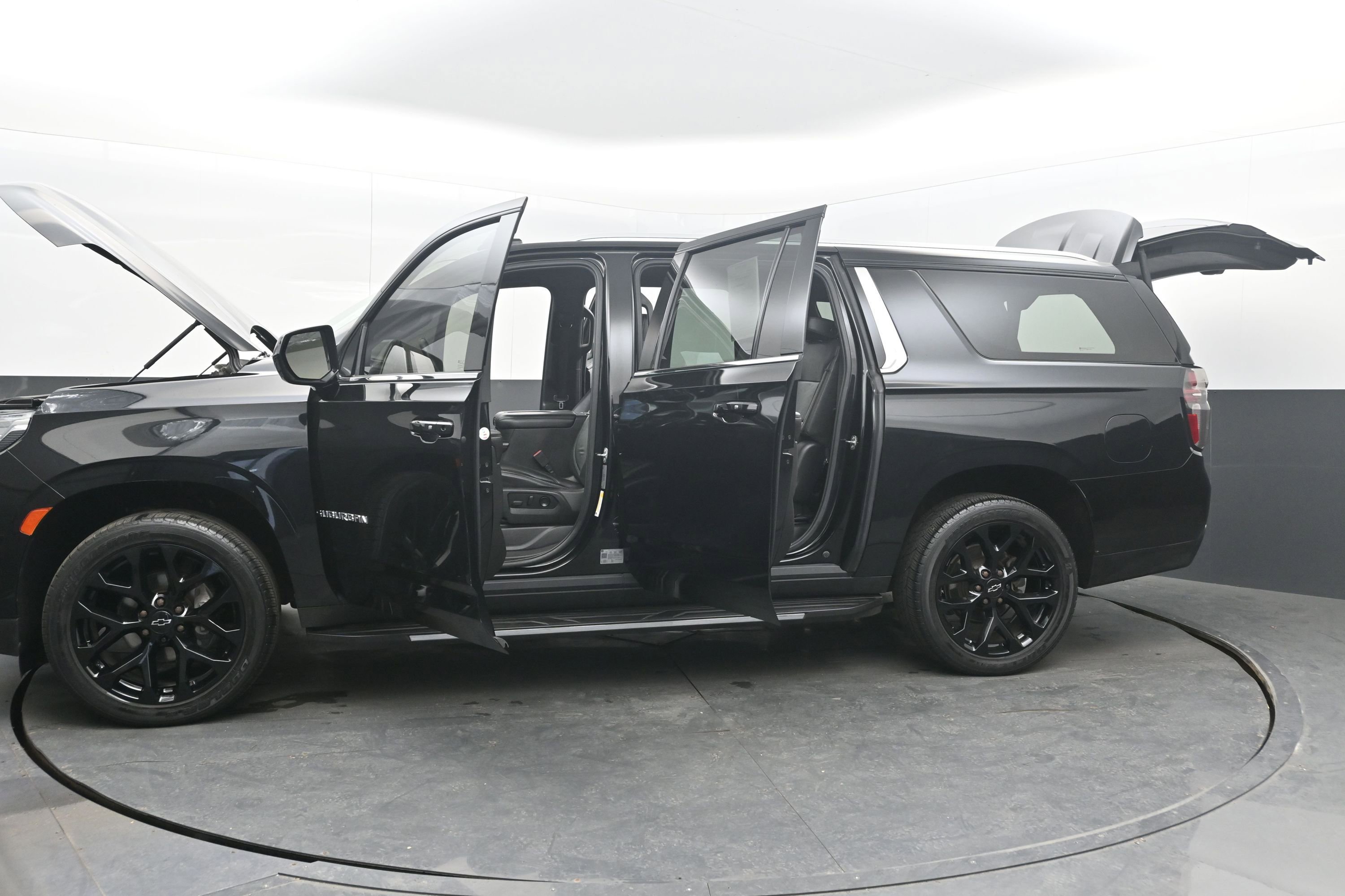 Used 2021 Chevrolet Suburban LT image 42