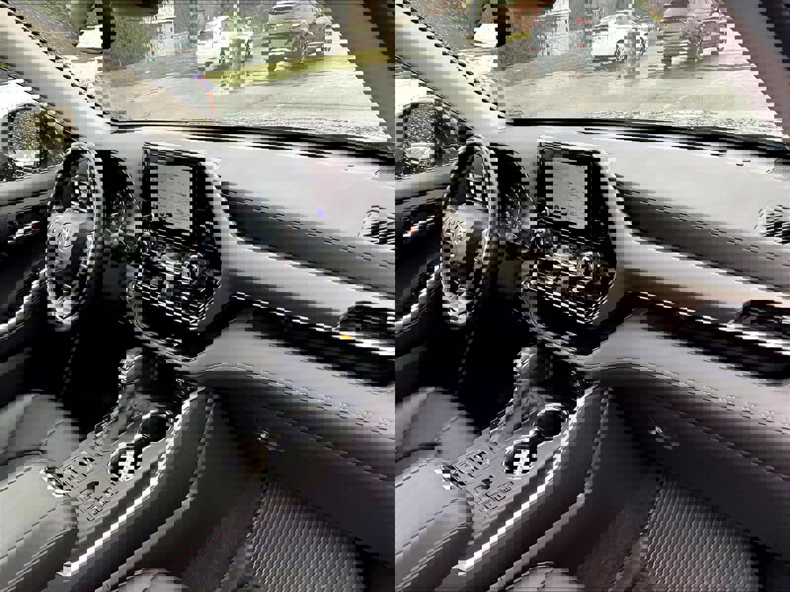 Used 2024 Toyota Highlander XLE image 14