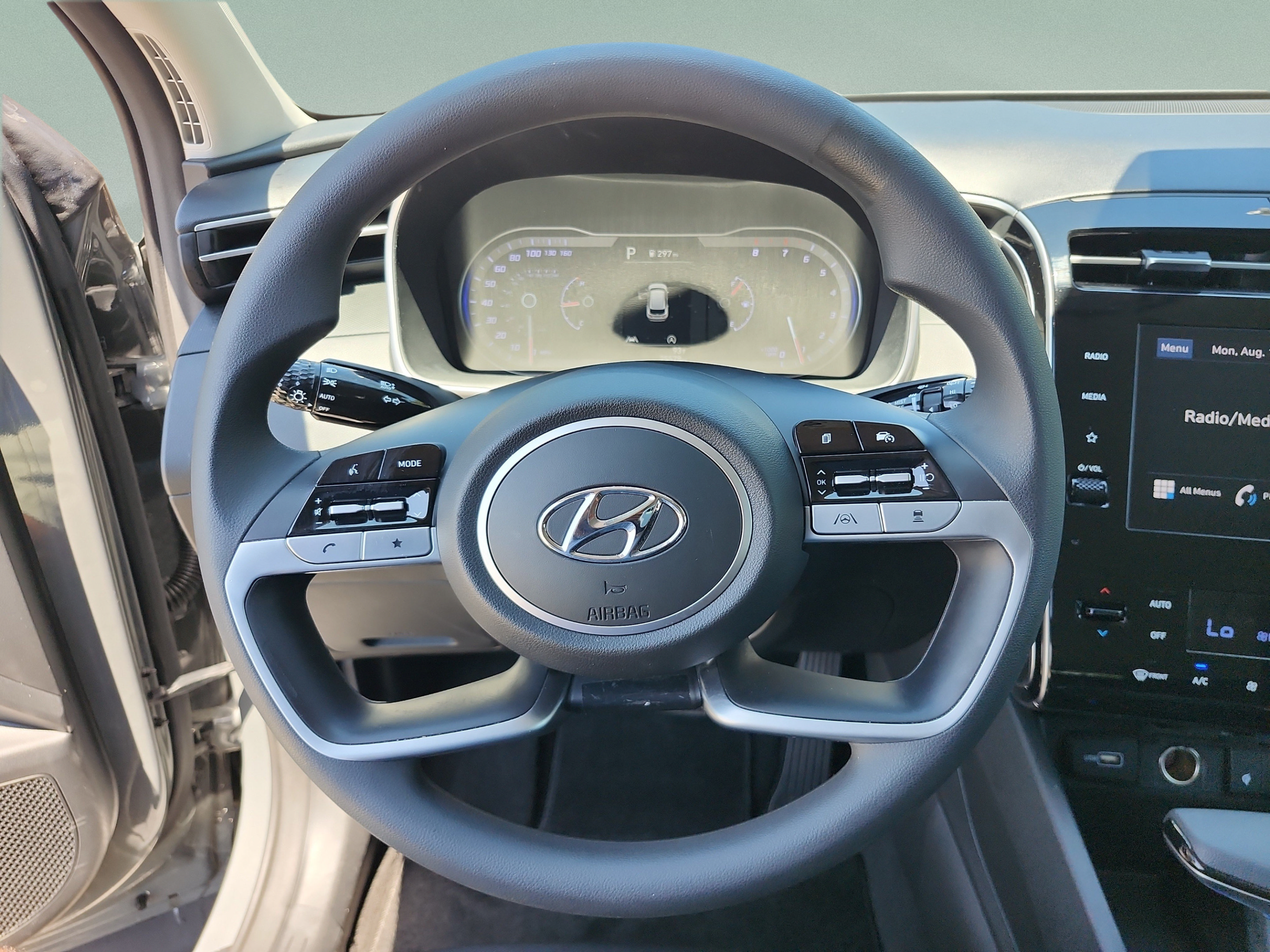 Certified 2024 Hyundai Tucson SEL FWD image 9