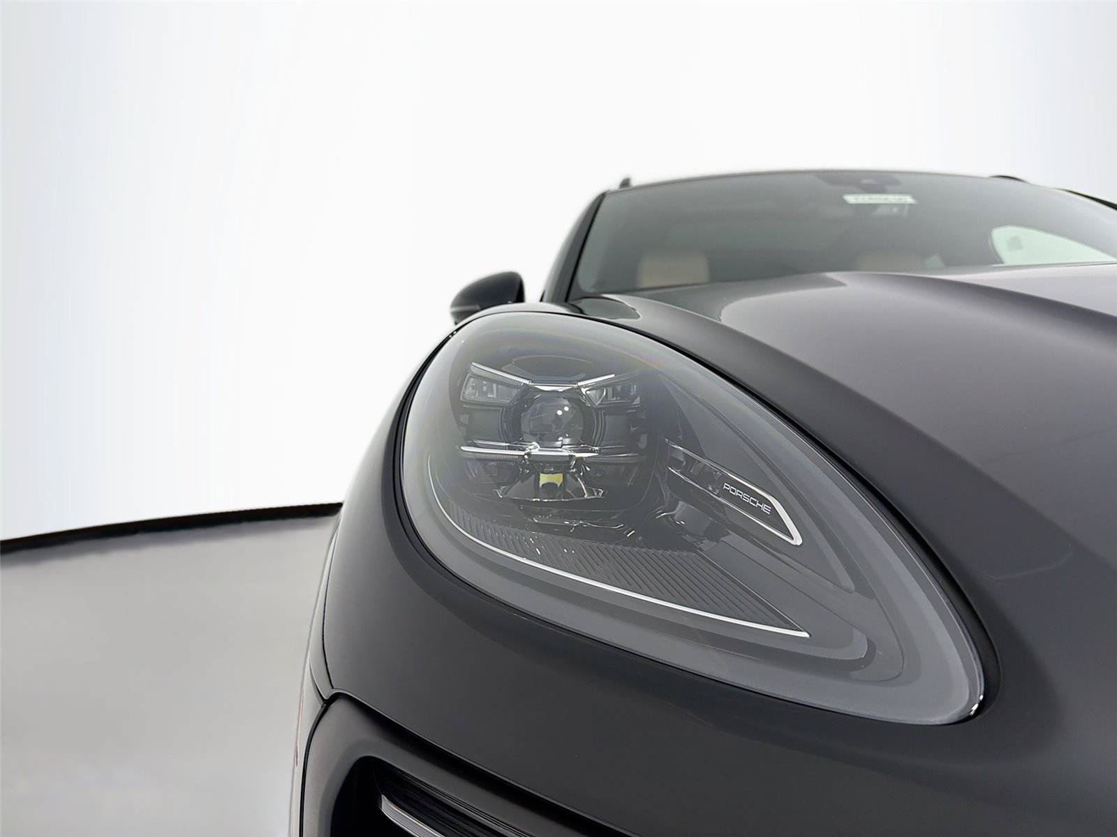 New 2026 Porsche Macan Turbo AWD/4WD image 32