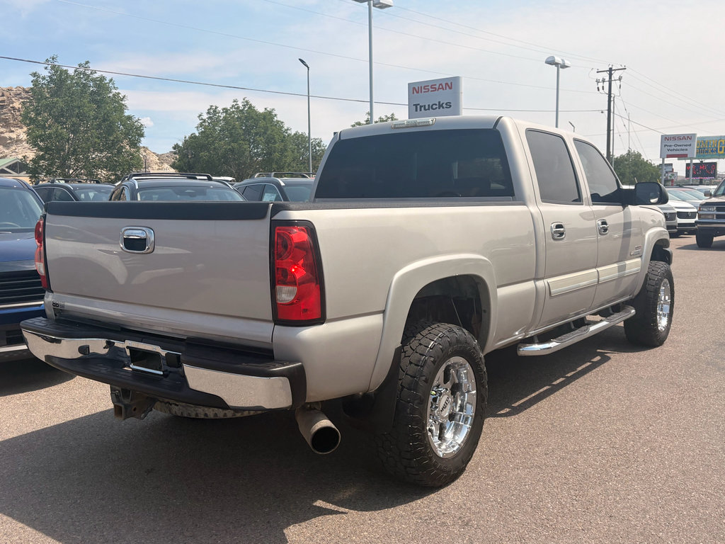 Used 2005 Chevrolet Silverado 2500 LS w/ Heavy-Duty Power Package AWD/4WD image 5